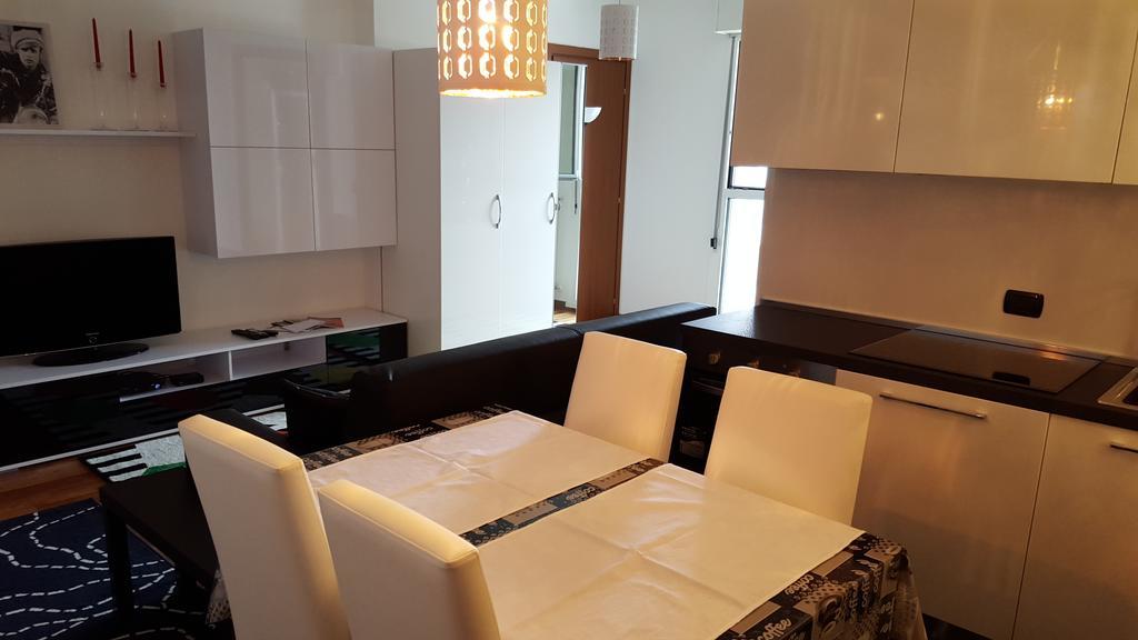 New Luxury Attic Santa Giulia Expo Apartment Милано Стая снимка