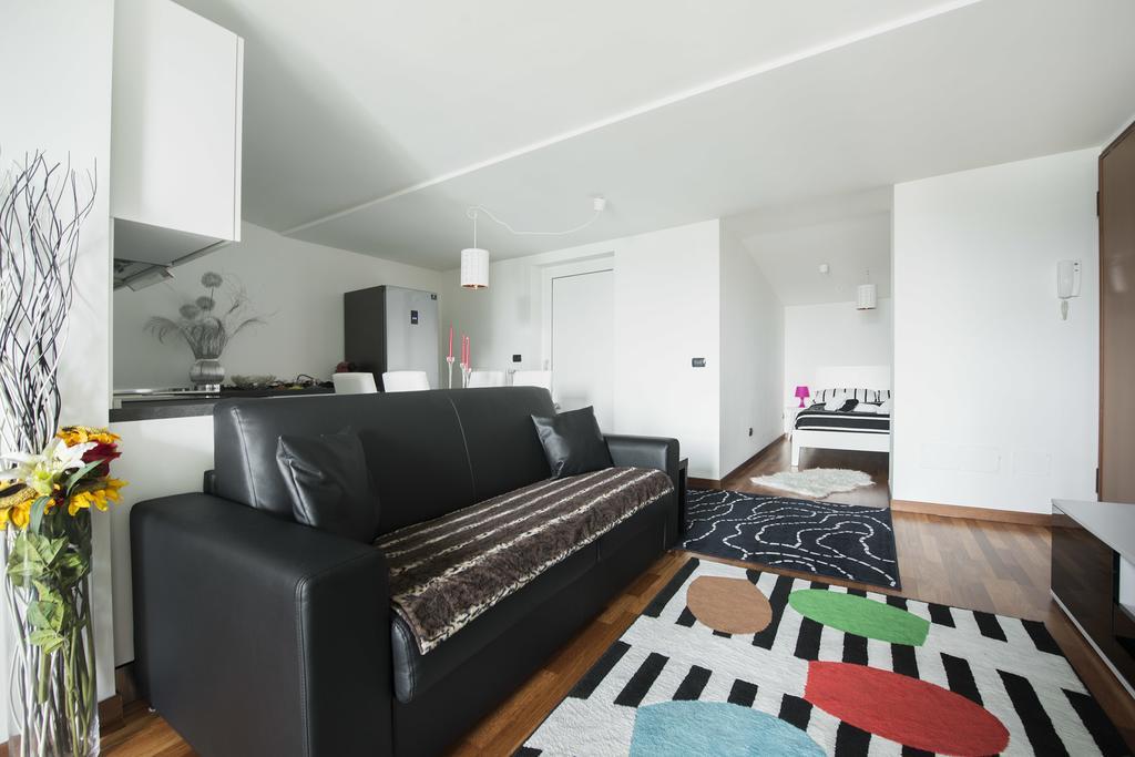 New Luxury Attic Santa Giulia Expo Apartment Милано Екстериор снимка
