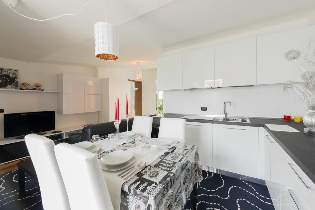 New Luxury Attic Santa Giulia Expo Apartment Милано Екстериор снимка