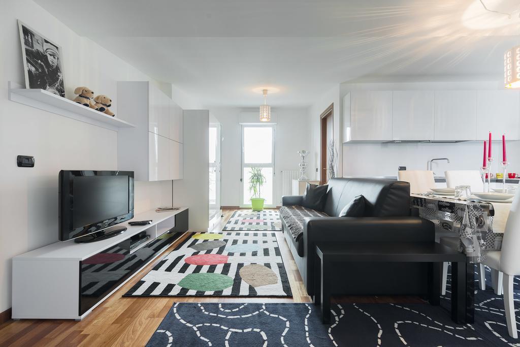 New Luxury Attic Santa Giulia Expo Apartment Милано Екстериор снимка