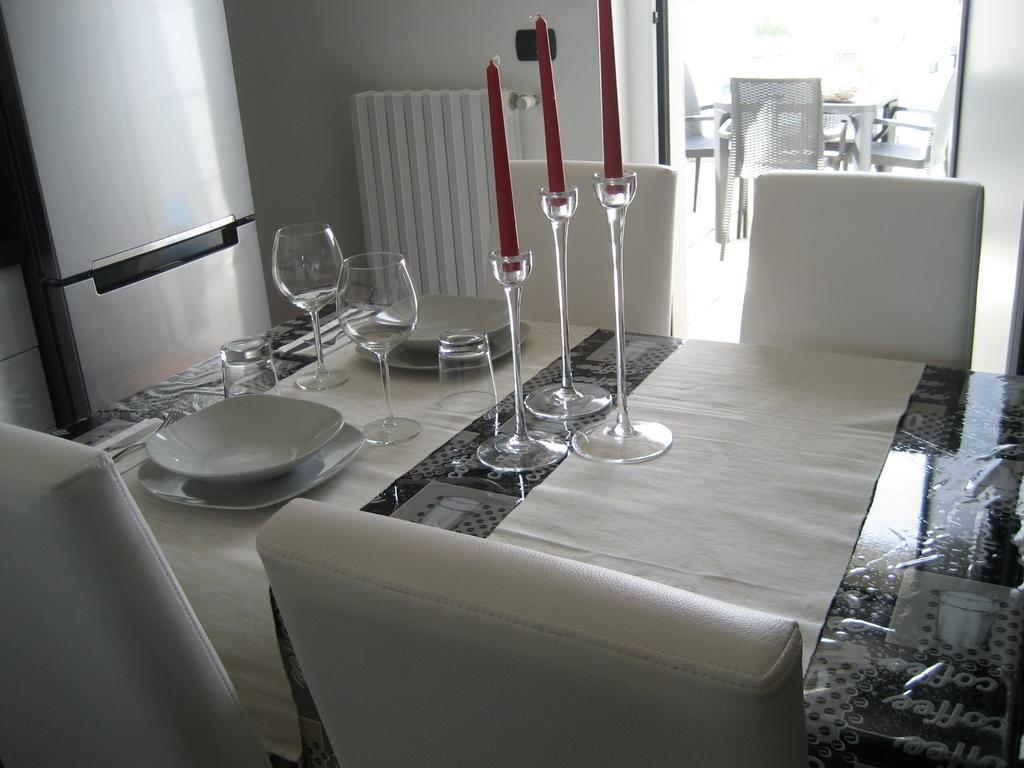 New Luxury Attic Santa Giulia Expo Apartment Милано Стая снимка